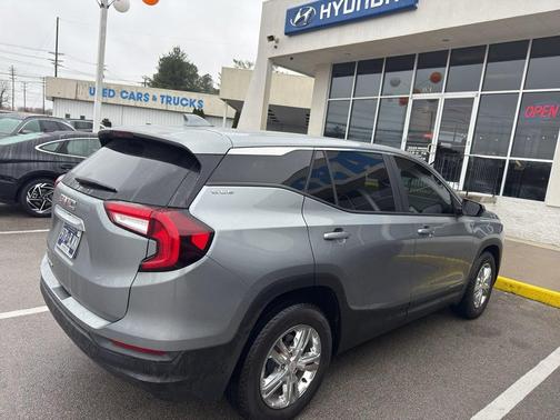 2023 GMC Terrain SLE