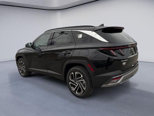 Phantom Black 2026 Hyundai TUCSON Limited