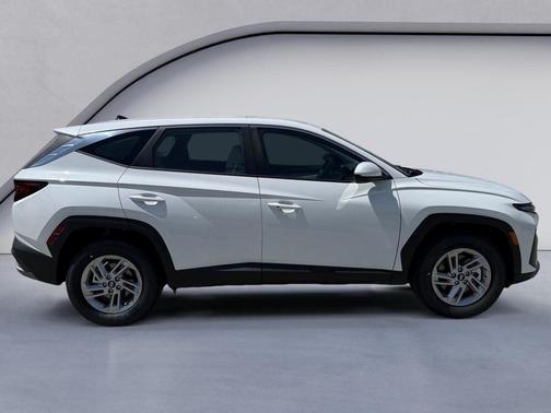 Serenity White Pearl 2026 Hyundai TUCSON SE