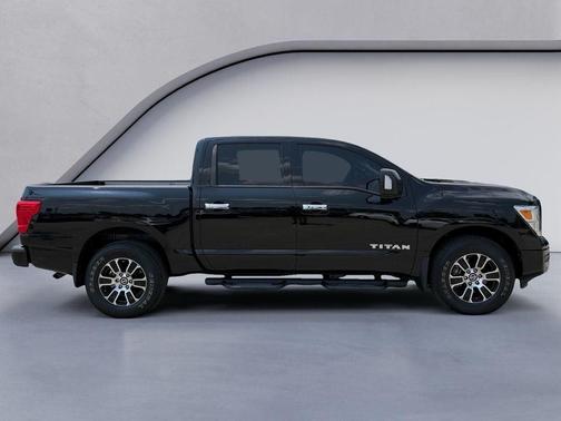 Black 2021 Nissan Titan SV