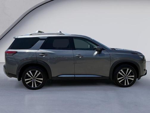 Gun Metallic 2025 Nissan Pathfinder Platinum