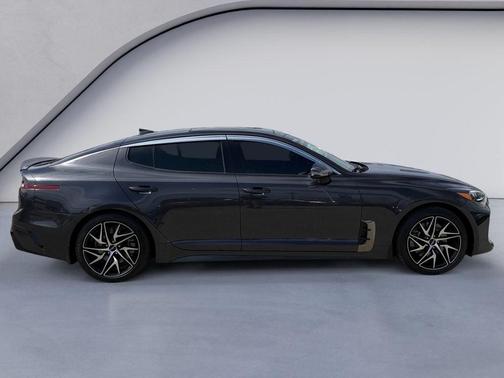2022 Kia Stinger GT-Line