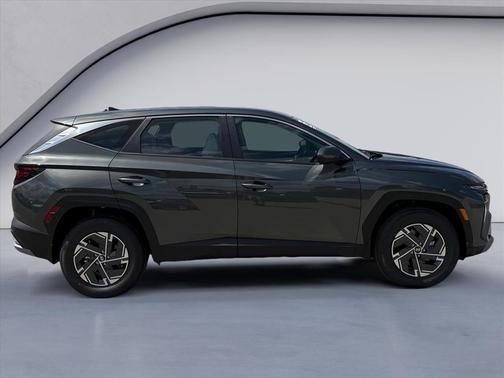 Amazon Gray 2026 Hyundai TUCSON Hybrid Blue SE