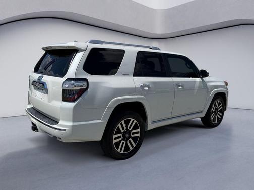 Blizzard Pearl 2018 Toyota 4Runner Limited