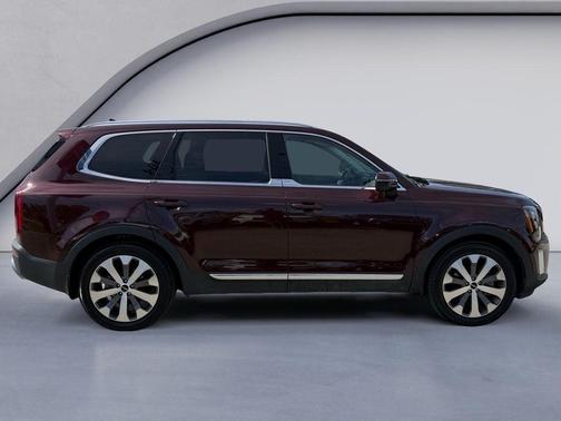 Sangria Red 2022 Kia Telluride EX