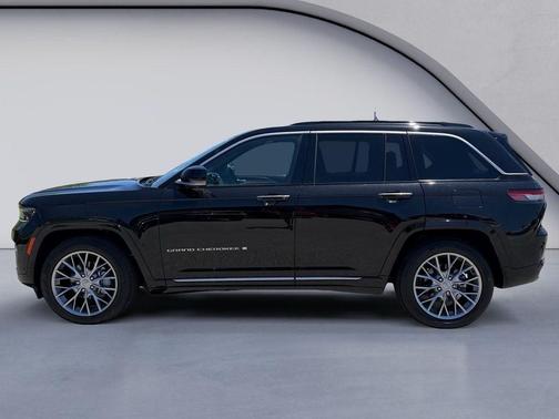 Diamond Black 2025 Jeep Grand Cherokee Summit