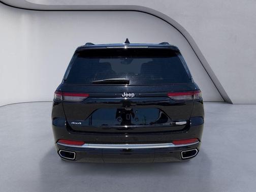 Diamond Black 2025 Jeep Grand Cherokee Summit