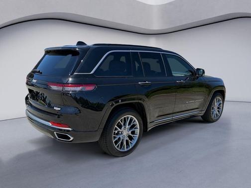 Diamond Black 2025 Jeep Grand Cherokee Summit