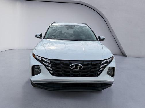 White 2024 Hyundai TUCSON SEL