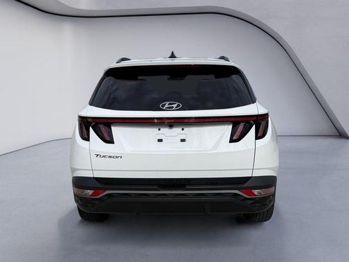 White 2024 Hyundai TUCSON SEL