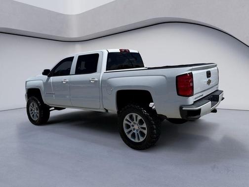 Summit White 2018 Chevrolet Silverado 1500 LT
