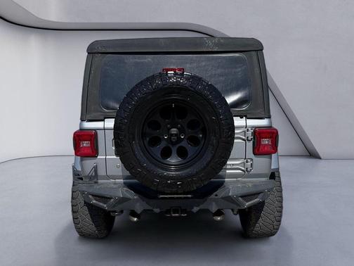 Billet Silver Metallic Clearcoat 2018 Jeep Wrangler Unlimited Sahara