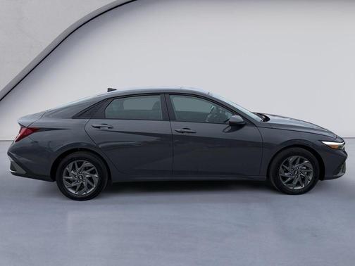 2024 Hyundai ELANTRA HEV Blue