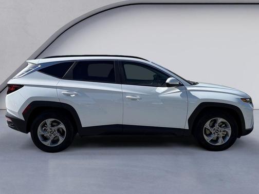 White Pearl 2024 Hyundai TUCSON SEL