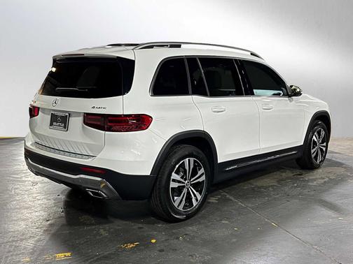 2025 Mercedes-Benz GLB 250 4MATIC