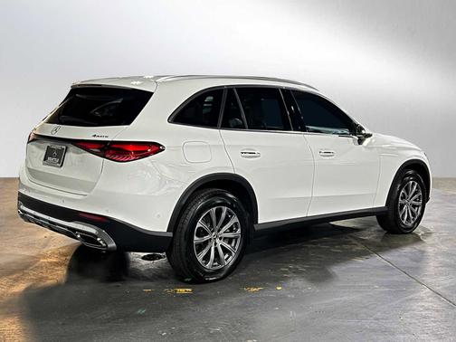 2025 Mercedes-Benz GLC 300 4MATIC