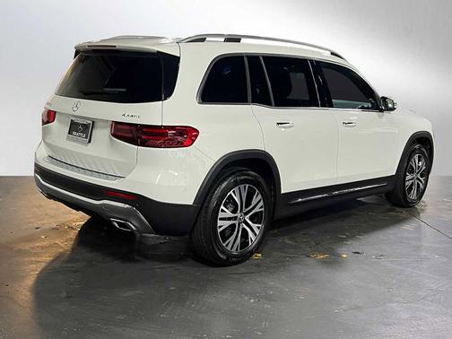 2025 Mercedes-Benz GLB 250 