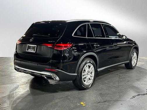 2025 Mercedes-Benz GLC 300 4MATIC