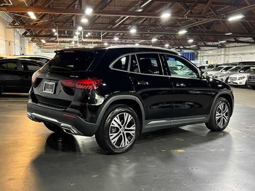 2025 Mercedes-Benz GLA 250 