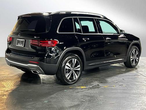 2025 Mercedes-Benz GLB 250 4MATIC