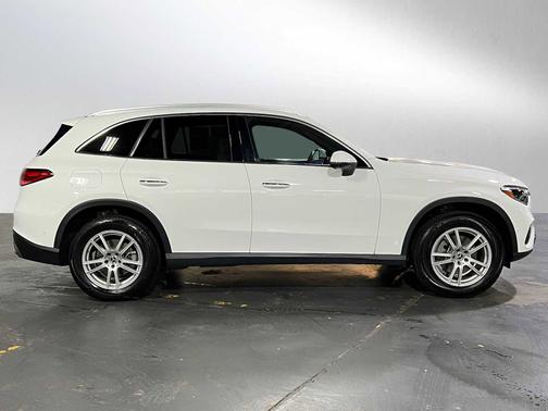 2023 Mercedes-Benz GLC 300 