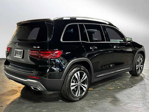 2025 Mercedes-Benz GLB 250 4MATIC