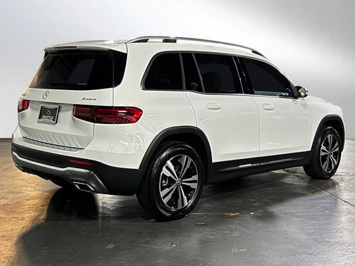 2025 Mercedes-Benz GLB 250 