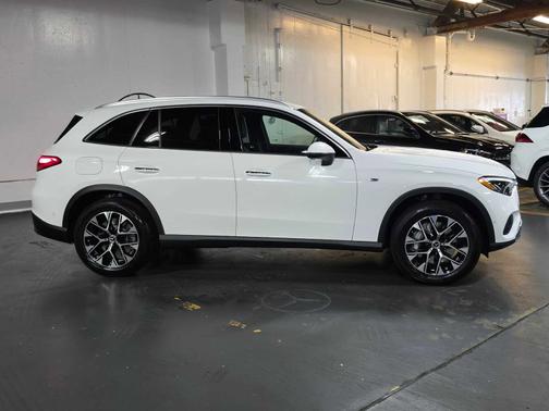 2025 Mercedes-Benz GLC 350e Base