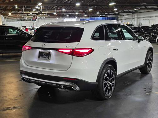 2025 Mercedes-Benz GLC 350e Base
