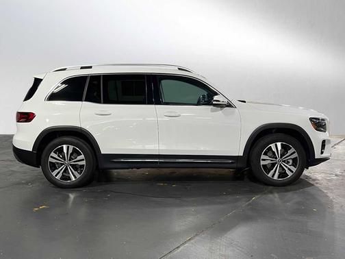 2025 Mercedes-Benz GLB 250 4MATIC