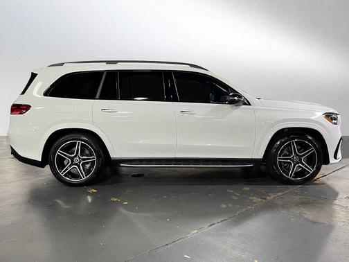 2025 Mercedes-Benz GLS 450