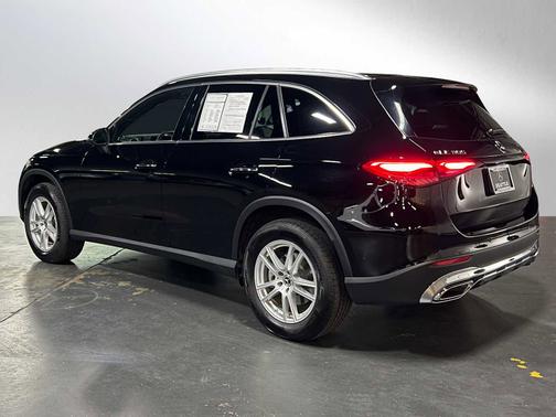 2025 Mercedes-Benz GLC 300