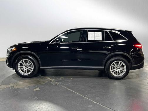 2025 Mercedes-Benz GLC 300