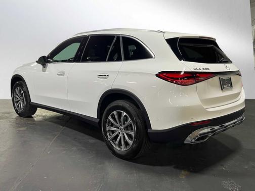 2025 Mercedes-Benz GLC 300 4MATIC