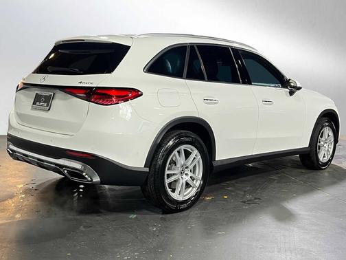 2025 Mercedes-Benz GLC 300 