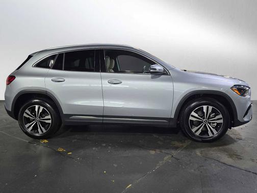 Cirrus Silver Metallic 2026 Mercedes-Benz GLA 250