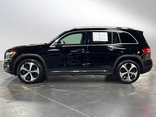 2025 Mercedes-Benz GLB 250
