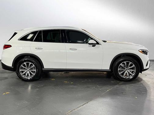 2025 Mercedes-Benz GLC 300 