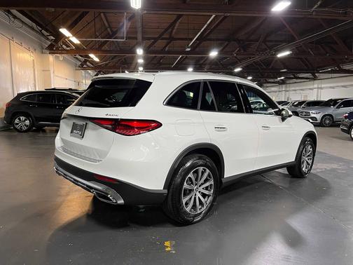2025 Mercedes-Benz GLC 300 4MATIC