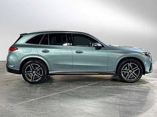 2025 Mercedes-Benz GLC 300 4MATIC