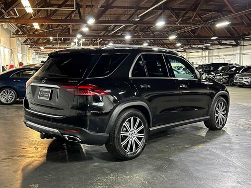 Obsidian Black Metallic 2026 Mercedes-Benz GLE 350
