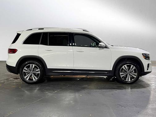 2025 Mercedes-Benz GLB 250 4MATIC