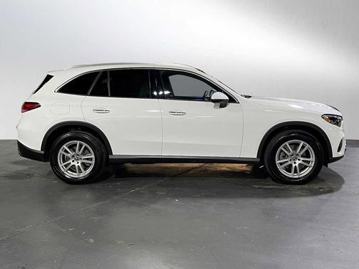 2025 Mercedes-Benz GLC 300 4MATIC