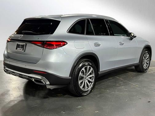 2025 Mercedes-Benz GLC 300 