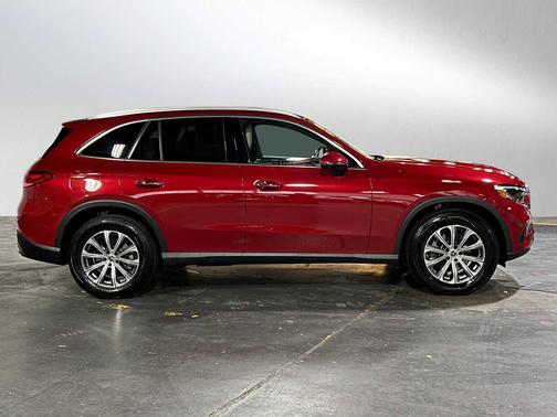 2025 Mercedes-Benz GLC 300 4MATIC