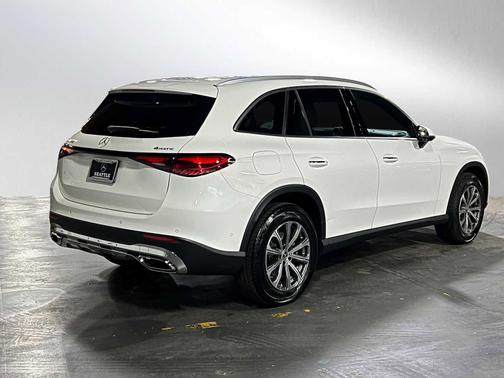 2025 Mercedes-Benz GLC 300 4MATIC