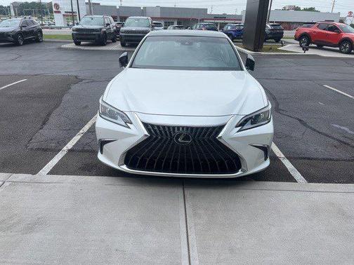 2022 Lexus ES 350 Base