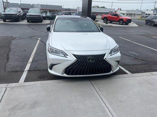 2022 Lexus ES 350 Base