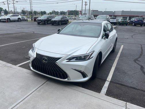 2022 Lexus ES 350 Base