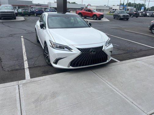 2022 Lexus ES 350 Base